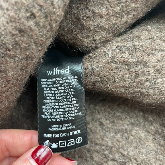 Aritzia Wilfred Merino Wool Turtleneck Sweater - Picture 4 of 5